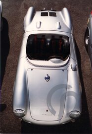 Leicht, leichter, Porsche 550 Spyder. Ganz auf Rennsport ausgelegt und sehr erfolgreich.