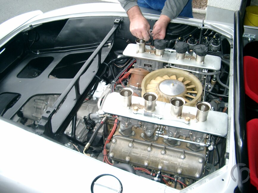 1961 erprobte das Werksteam neue Spyder speziell für Vier- und Achtzylinder Motoren 