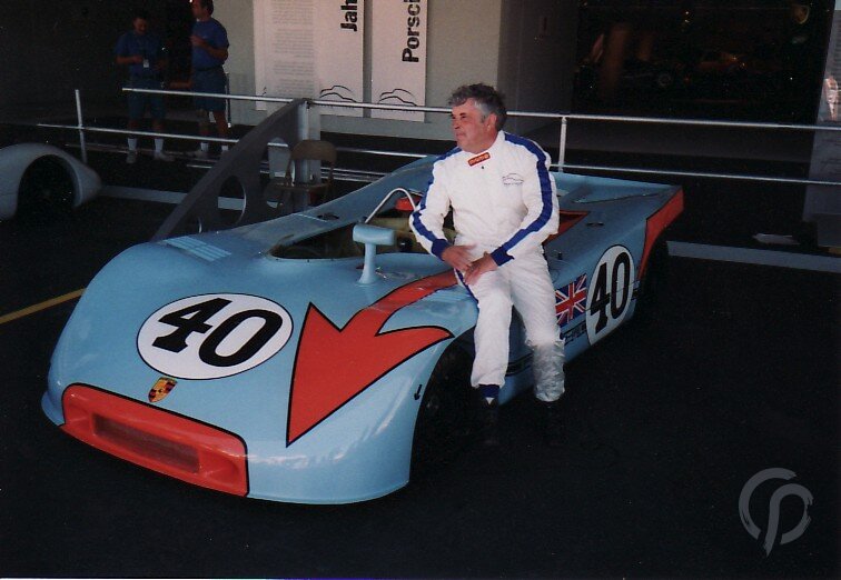 Wiedervereinigung: Bei der 50 Jahre Feier 1998 auf dem Laguna Seca Raceway im Einsatz - Brian Redman auf dem Porsche 908/03