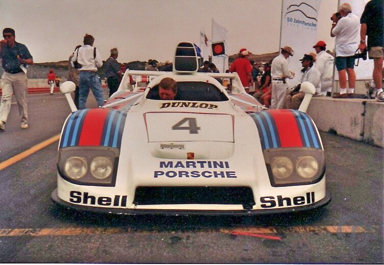 Am Start: Der Porsche 936 bei der 50 Jahre Porsche Feier in Monterey. Pilotiert von Gijs van Lennep